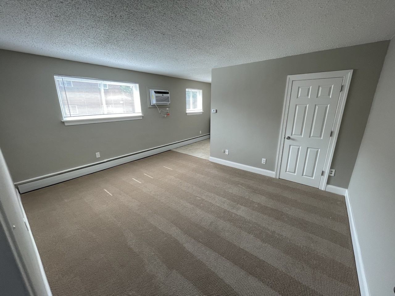 3960 Dennison Ave Apt B5 #B05 - Photo 2 of 6