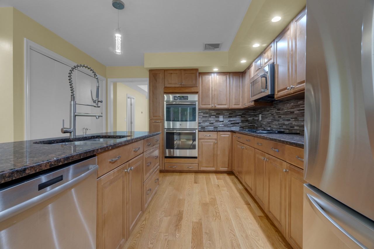 52 Rayburn Rd #1 - Photo 4 of 25