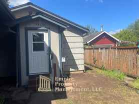 991 1/2 W 11th Ave - Photo 1 of 1