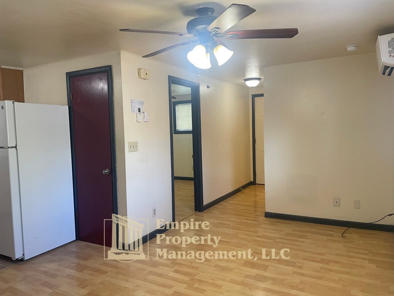 991 1/2 W 11th Ave - Photo 2 of 8