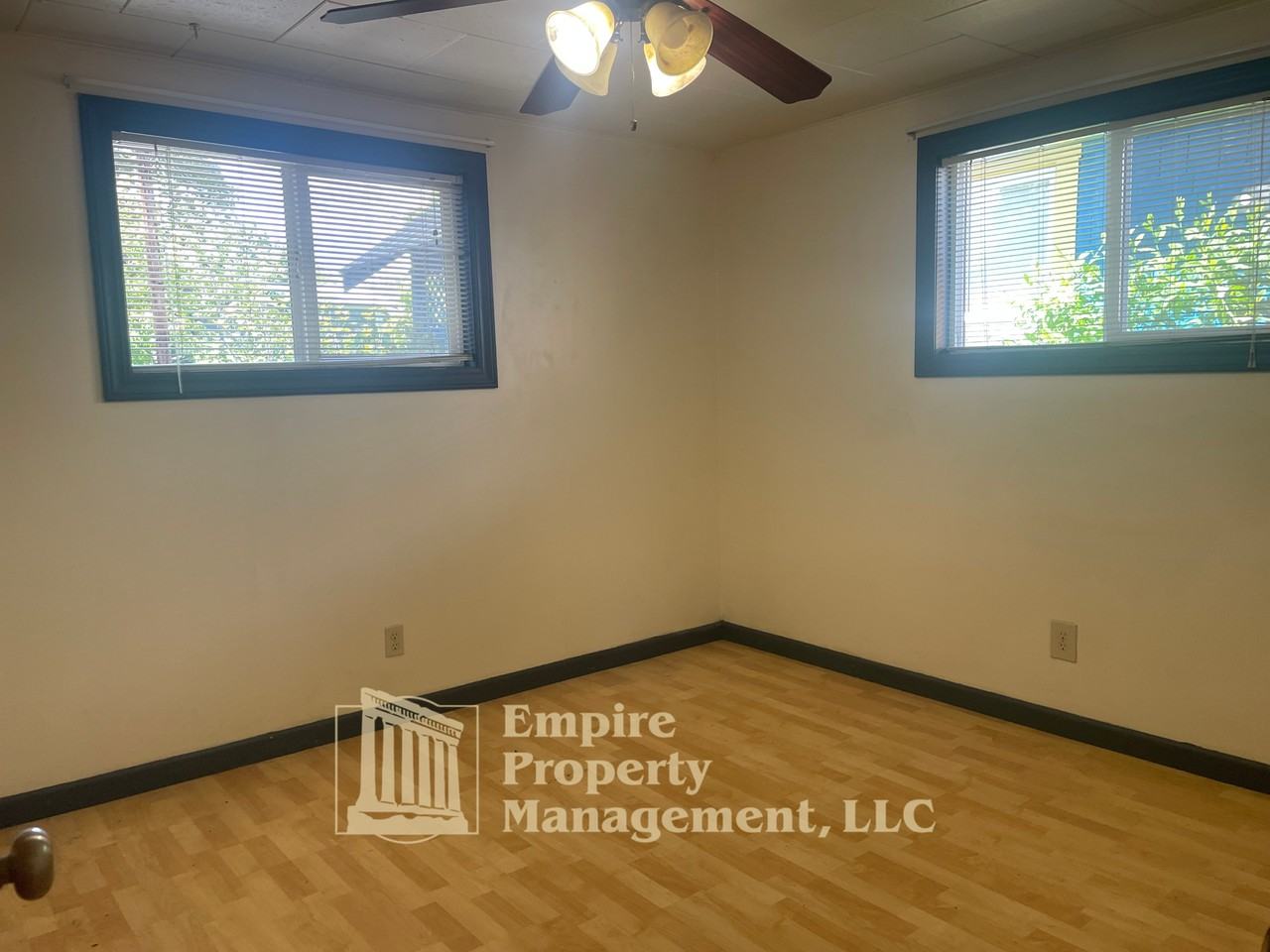 991 1/2 W 11th Ave - Photo 5 of 8