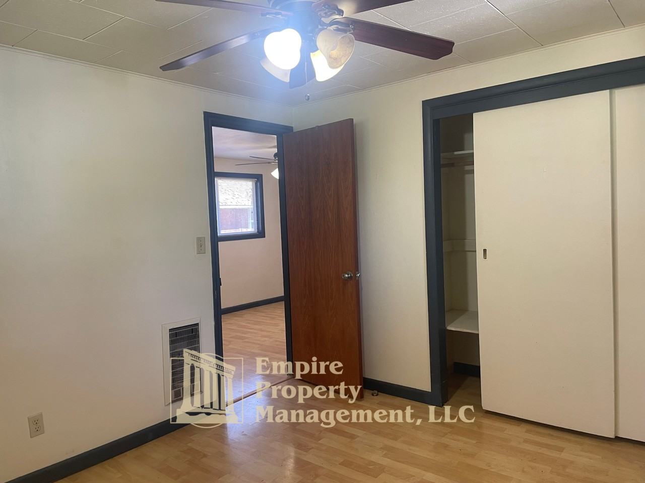 991 1/2 W 11th Ave - Photo 6 of 8