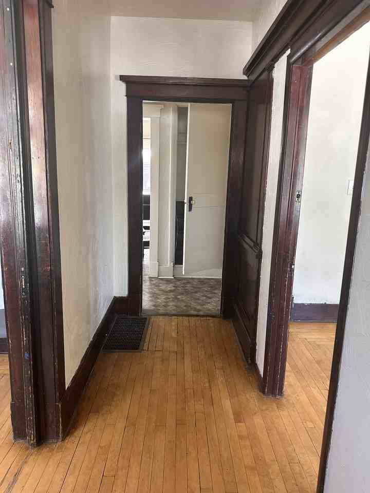 1332 E 400 S #1 - Photo 4 of 33