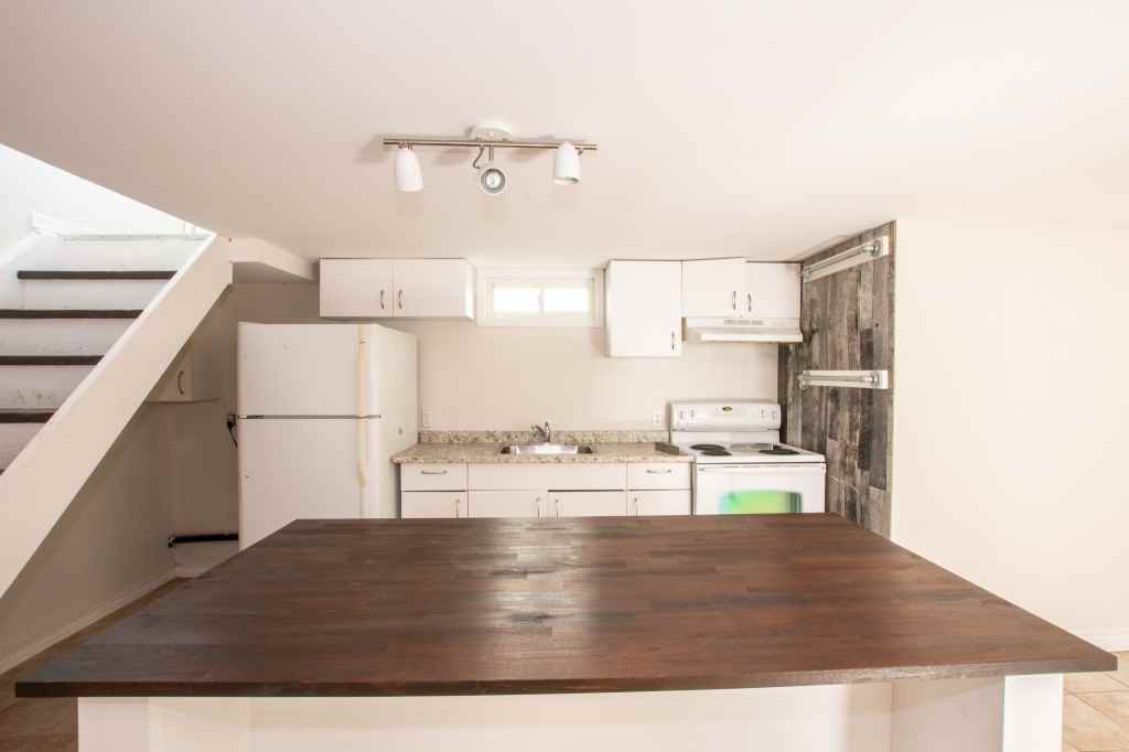 7 Kirk St - Photo 3 of 11