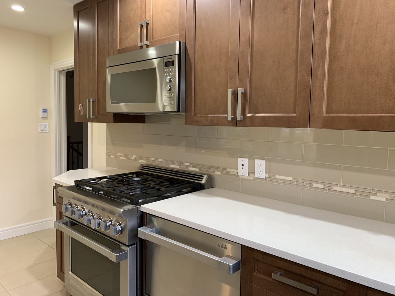 552 22nd St W - Photo 3 of 17