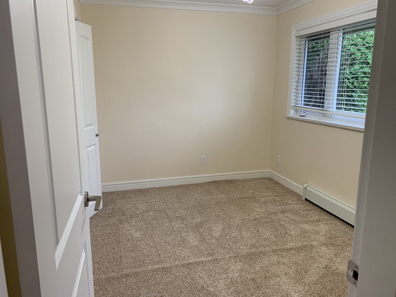 552 22nd St W - Photo 7 of 17