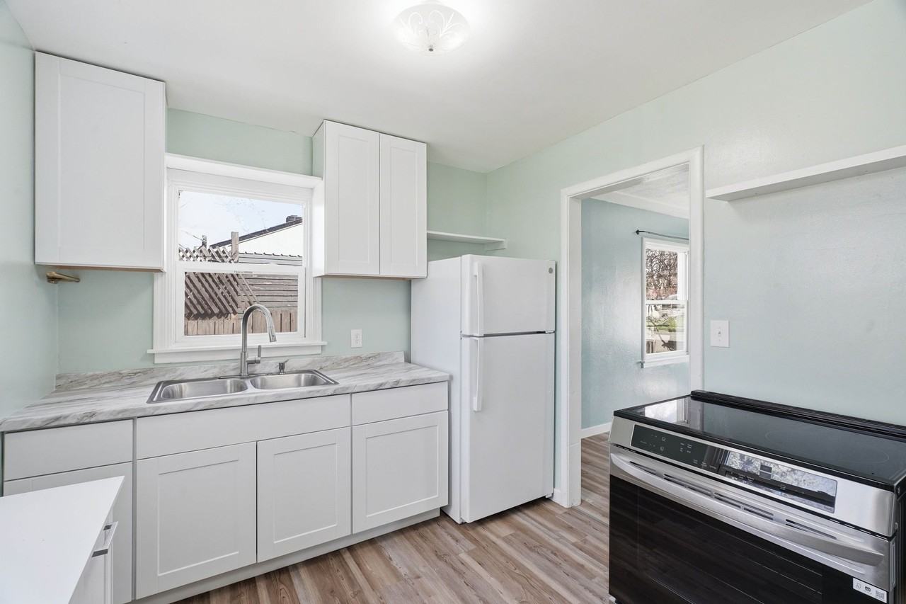 2707 E South Crescent Ave #1 - Photo 4 of 22
