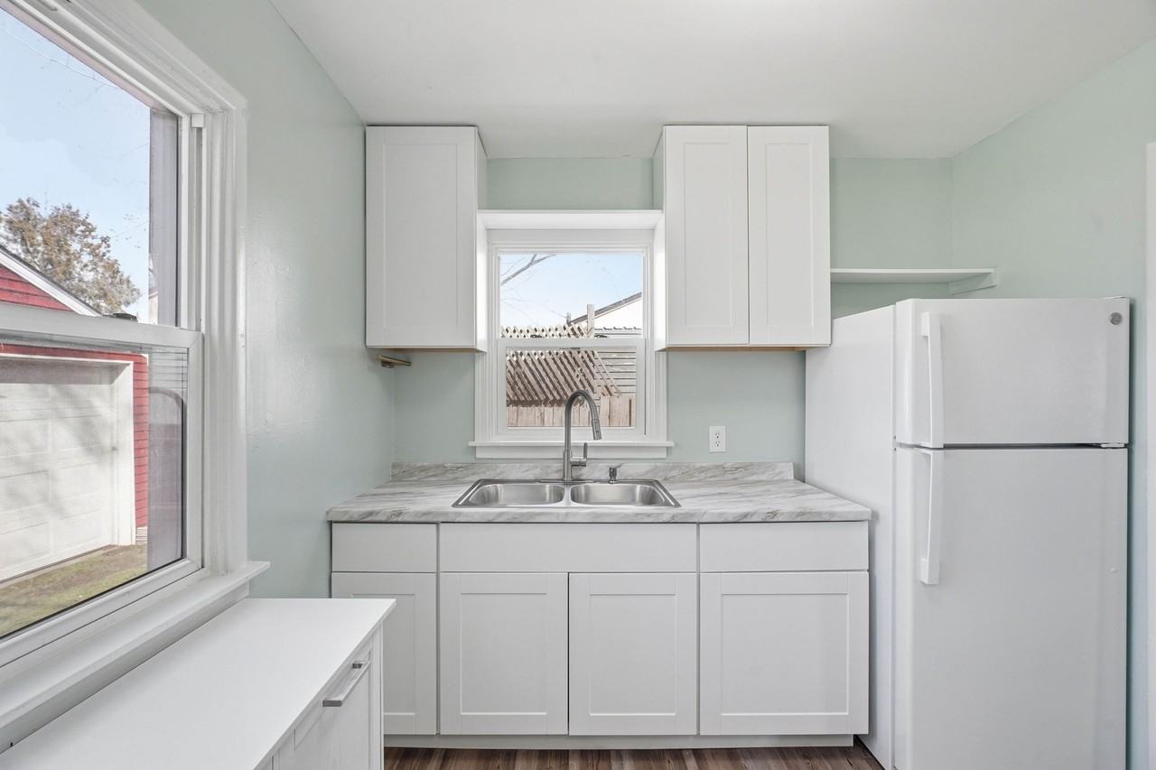 2707 E South Crescent Ave #1 - Photo 5 of 22