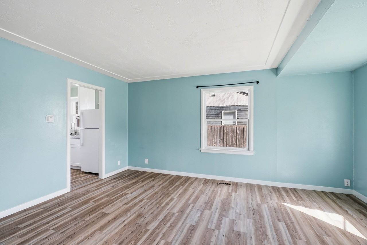 2707 E South Crescent Ave #1 - Photo 7 of 22