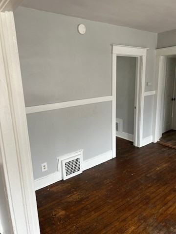 231 Conklin Ave #2 - Photo 6 of 8