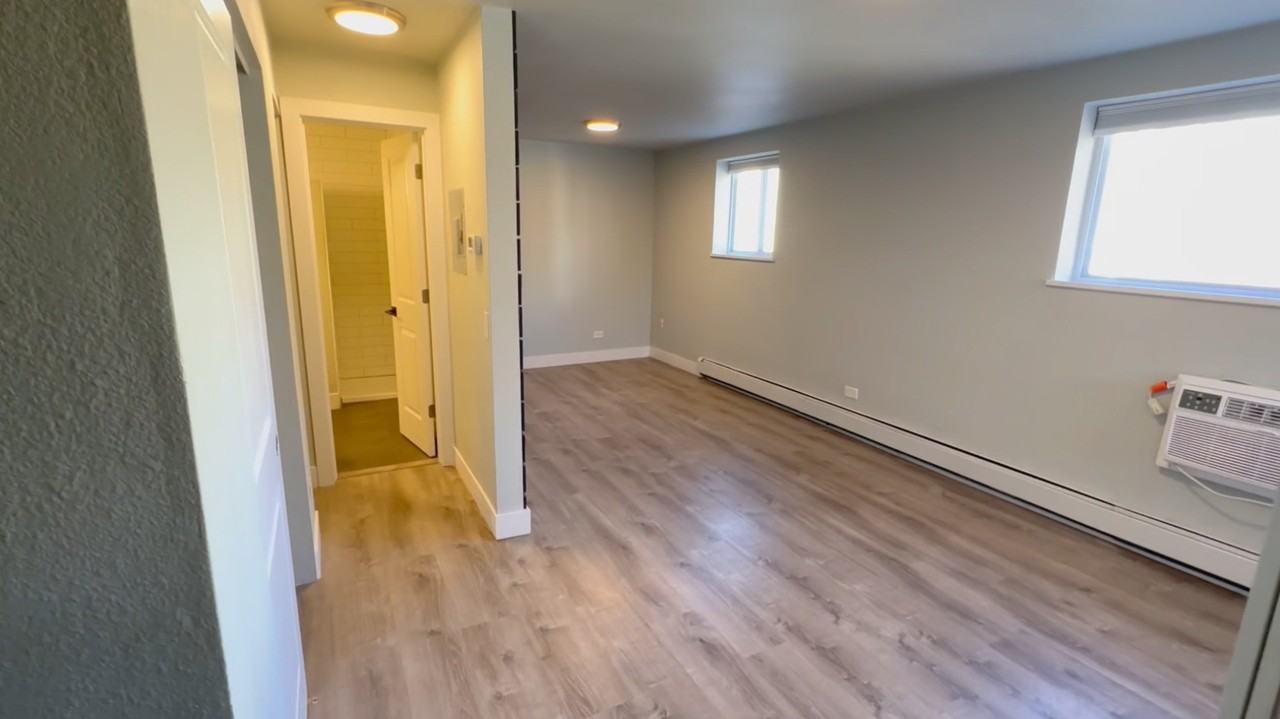 2836 WYANDOT STREET - Photo 4 of 17