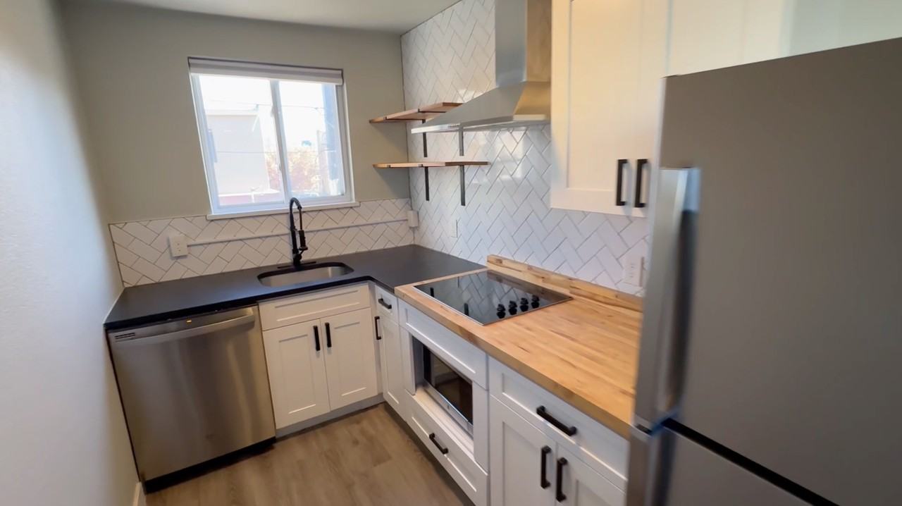 2836 WYANDOT STREET - Photo 6 of 17