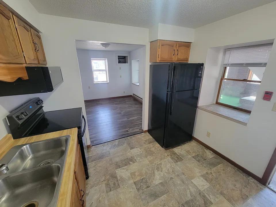 618 King St - Photo 2 of 13