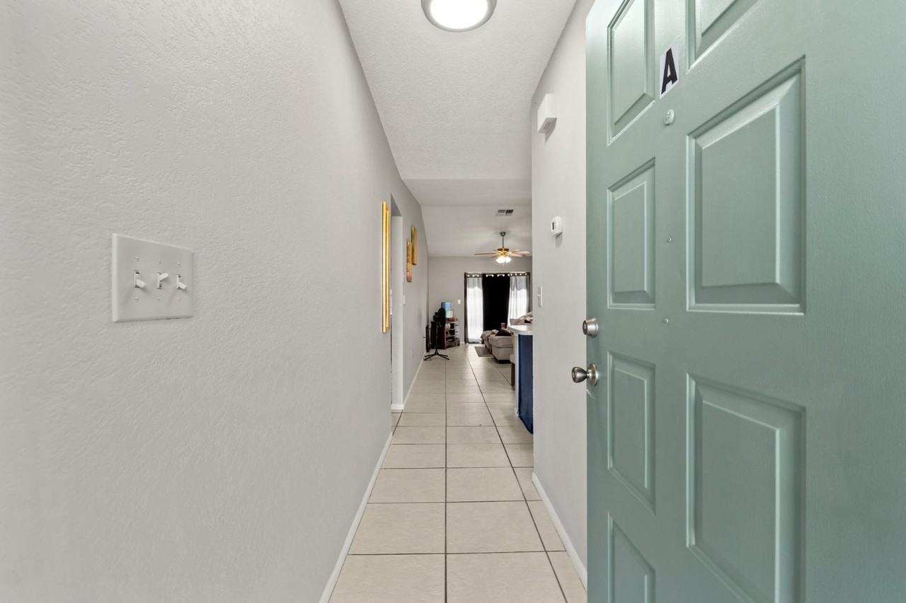 7124 Barclay Ave - Photo 6 of 20