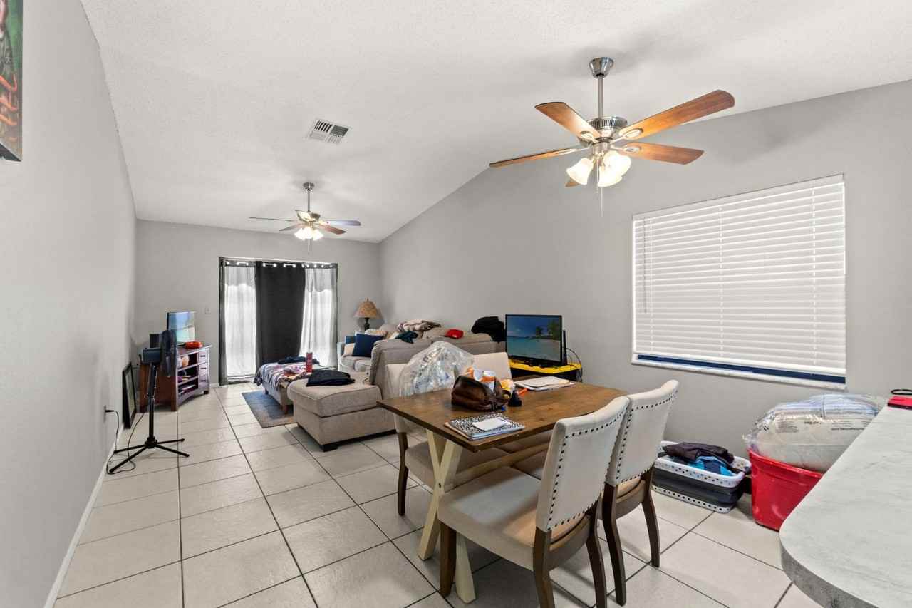 7124 Barclay Ave - Photo 7 of 20