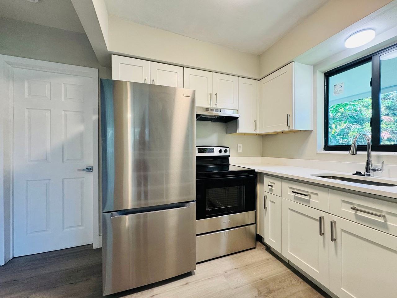4317 NE 21ST AVE - Photo 5 of 13