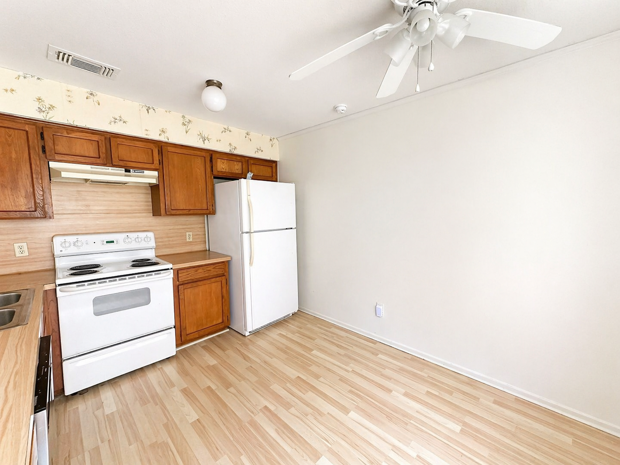 5608 Cougar Dr #214 - Photo 5 of 9