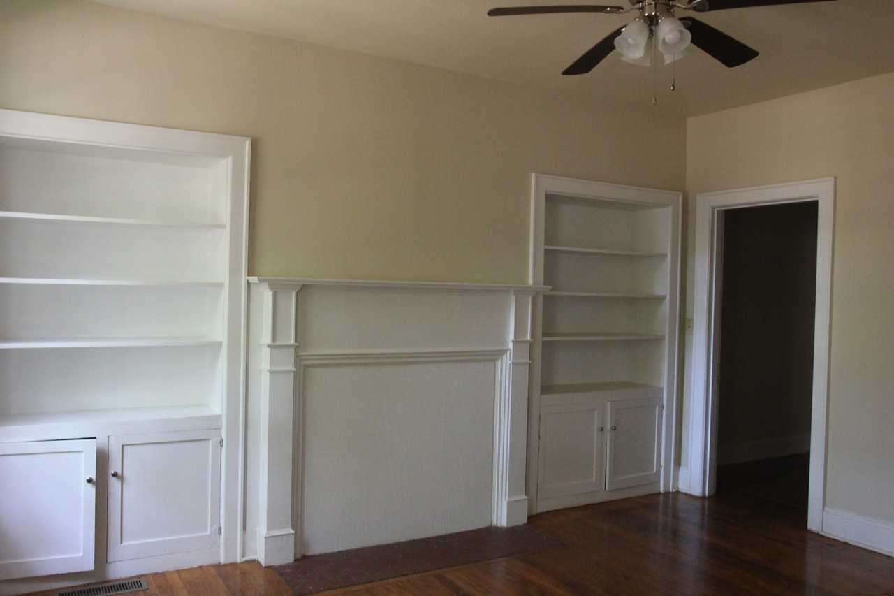 907 W Society Ave #B - Photo 2 of 7