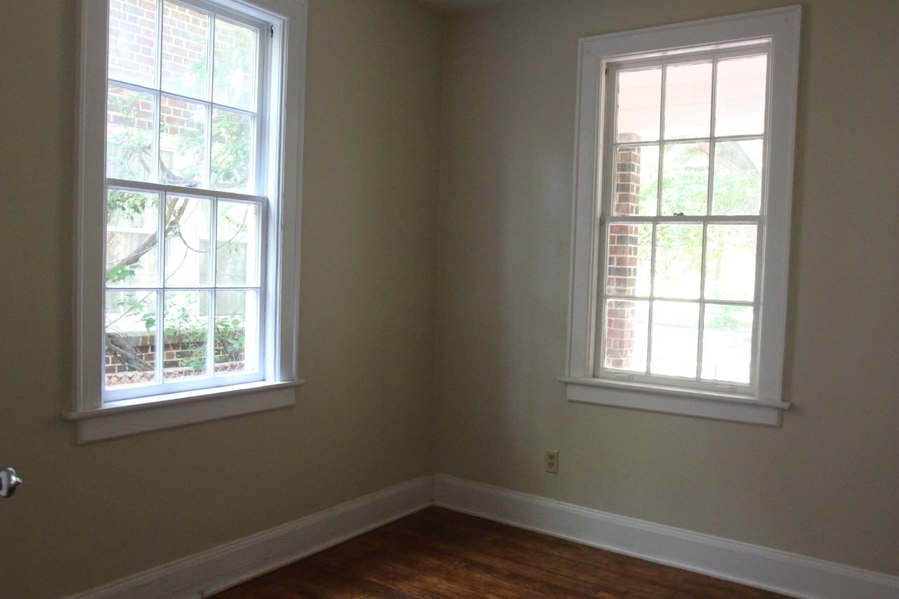 907 W Society Ave #B - Photo 5 of 7