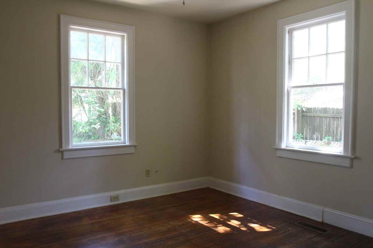 907 W Society Ave #B - Photo 7 of 7