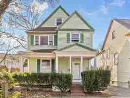 featured image of 285 Richard St #1