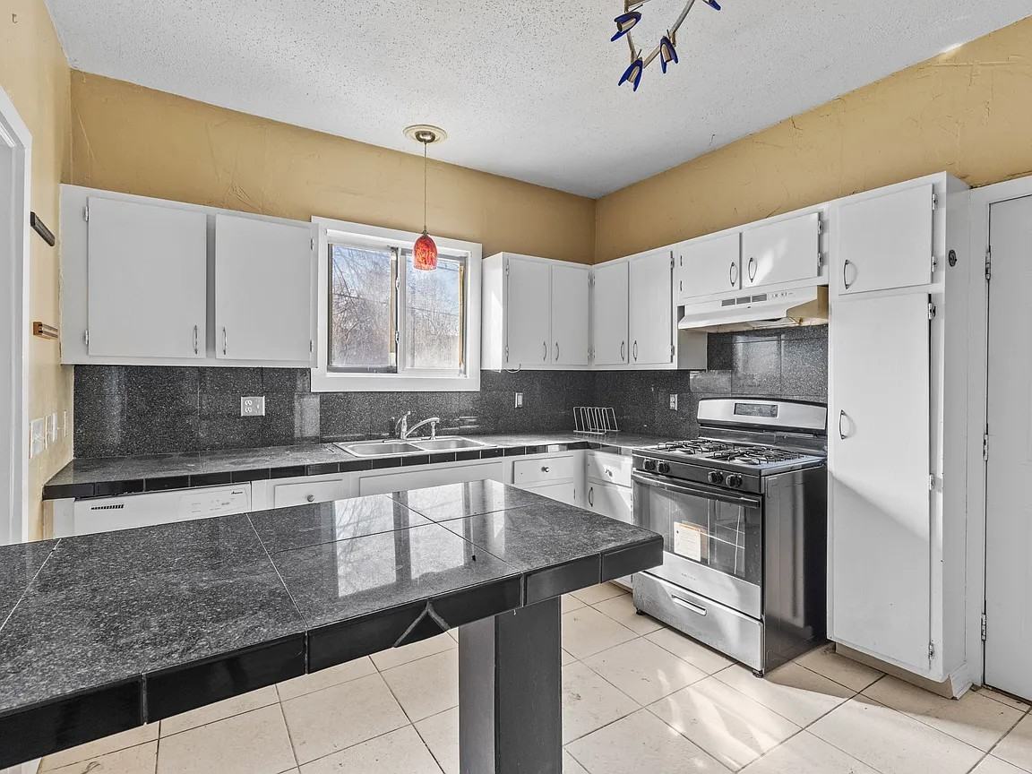 285 Richard St #1 - Photo 3 of 14