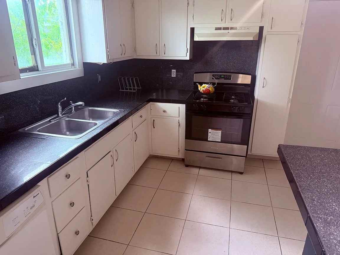 285 Richard St #1 - Photo 4 of 14