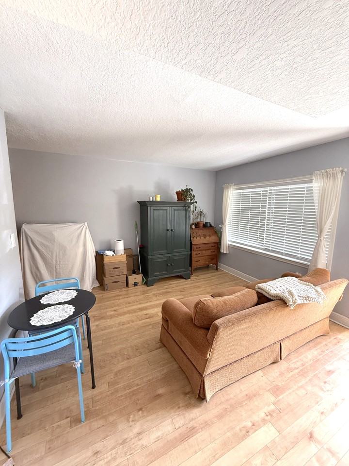 225 E New Hampshire St #1 - Photo 5 of 11