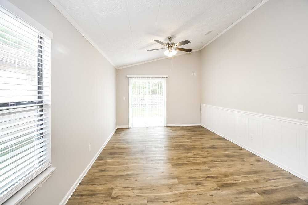 1283 Independence Dr - Photo 4 of 17