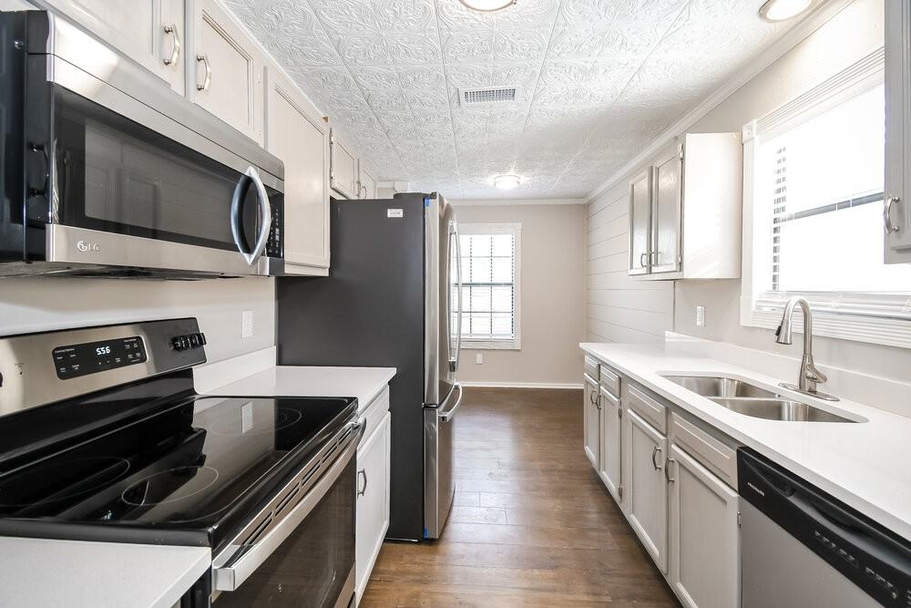 1283 Independence Dr - Photo 7 of 17