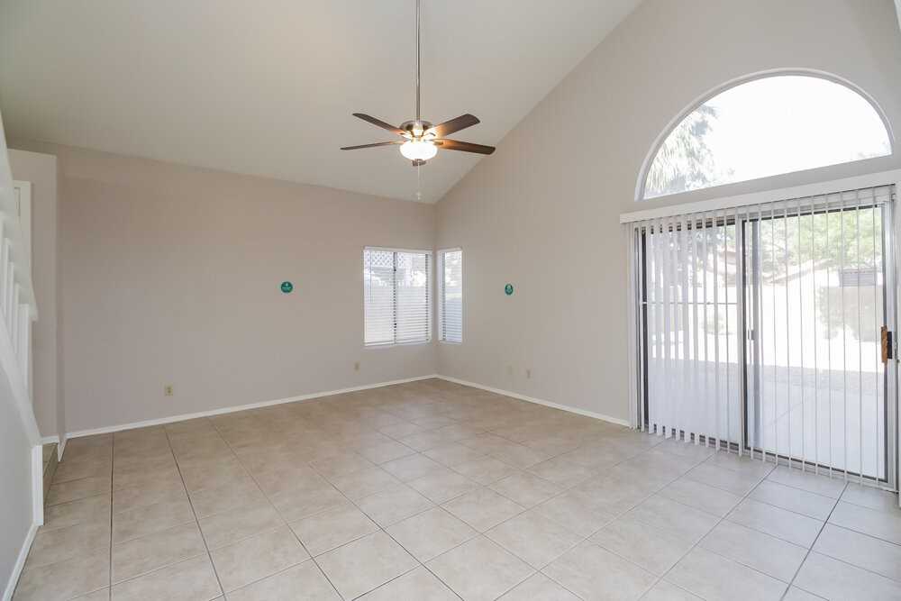 2282 W Park Ave - Photo 4 of 17