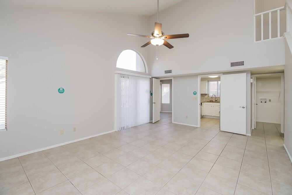 2282 W Park Ave - Photo 5 of 17