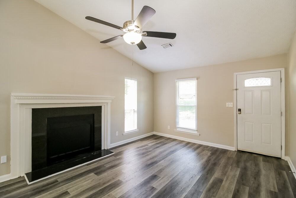 7943 Taylor Cir - Photo 4 of 16