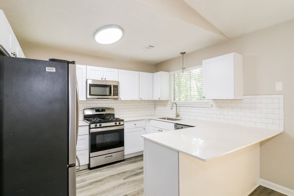 7943 Taylor Cir - Photo 7 of 16