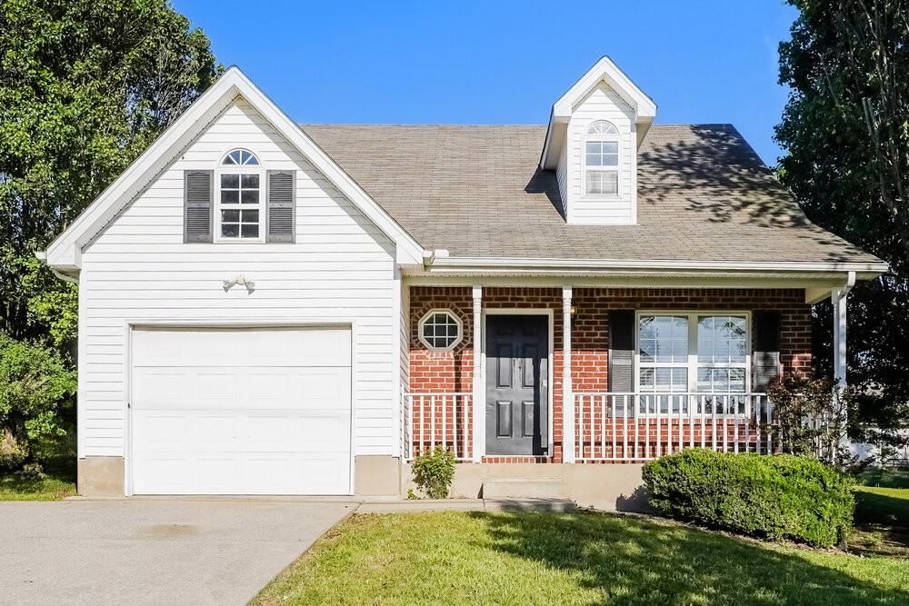 404 Barking Dr
