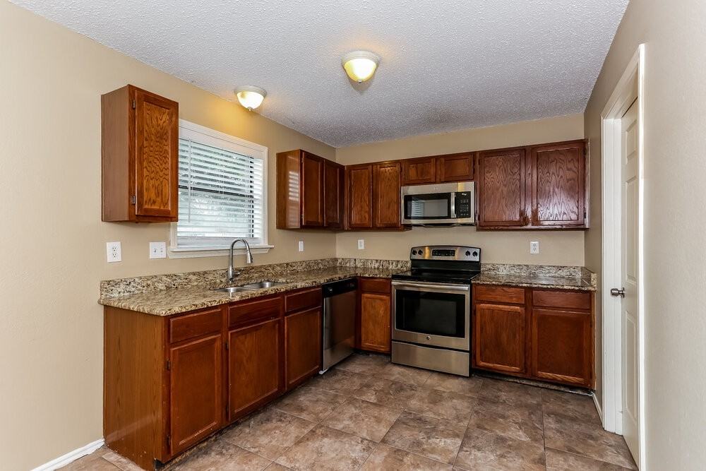 306 Freedom Ln - Photo 7 of 20