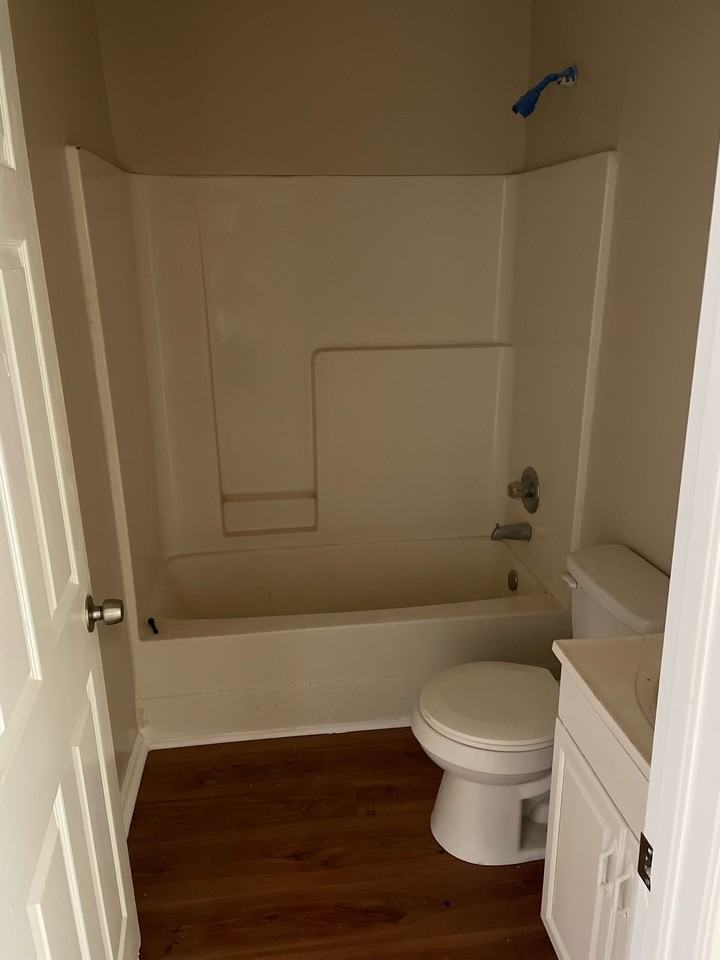 1404 N 29th St #1 - Photo 4 of 7