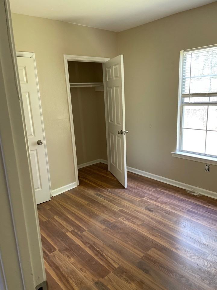 1404 N 29th St #1 - Photo 5 of 7