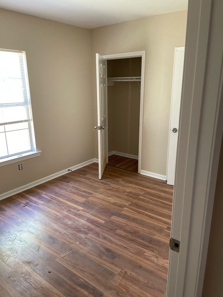 1404 N 29th St #1 - Photo 6 of 7