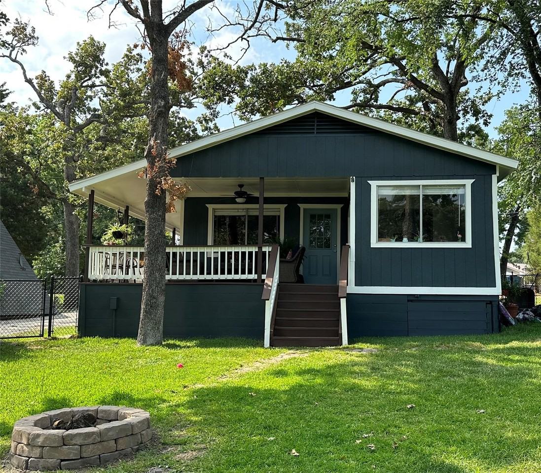 1813 Oak Shore Dr #1 - Photo 2 of 18