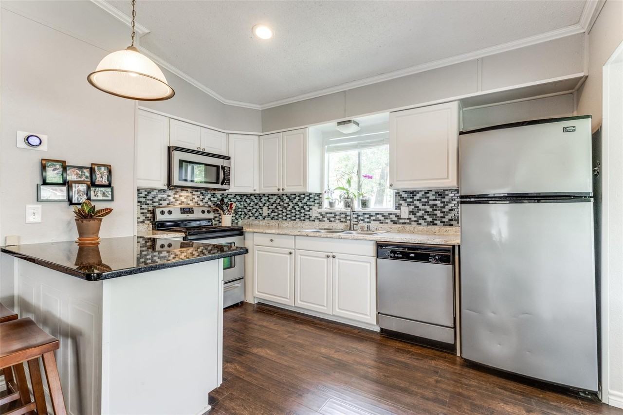 1813 Oak Shore Dr #1 - Photo 4 of 18