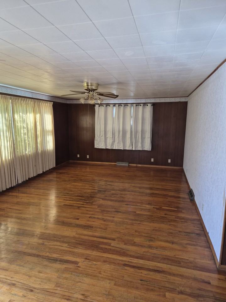 1619 E Goodale Ave #1 - Photo 5 of 7