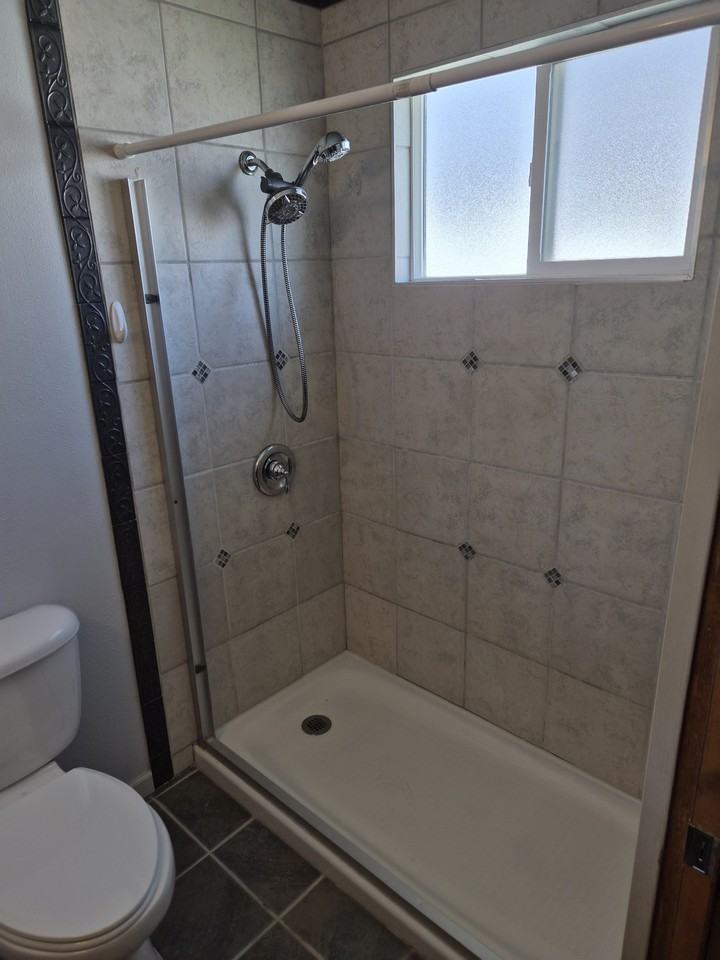 1619 E Goodale Ave #1 - Photo 6 of 7