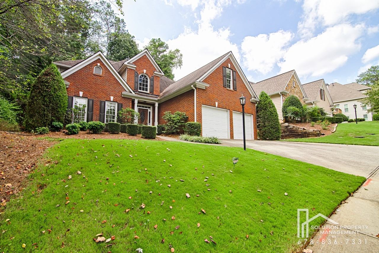 1346 Parkview Ln Nw #1 - Photo 2 of 28