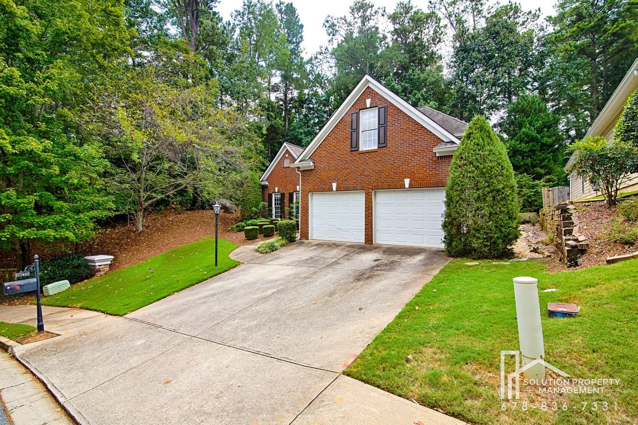 1346 Parkview Ln Nw #1 - Photo 3 of 28