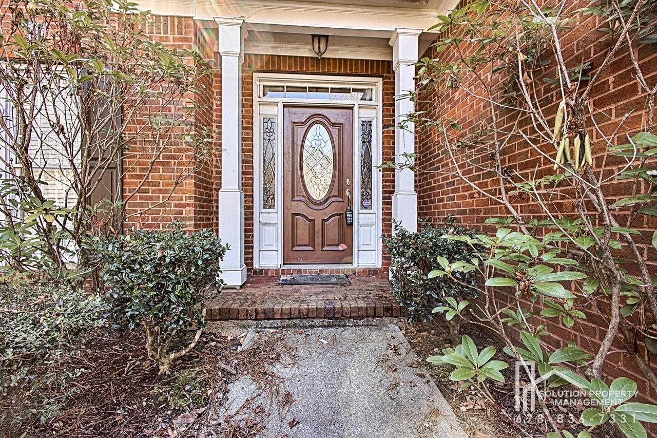 1346 Parkview Ln Nw #1 - Photo 4 of 28