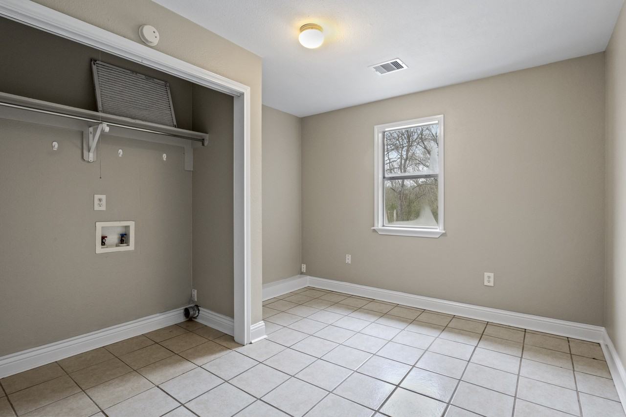 225 Moreland St #1 - Photo 5 of 10