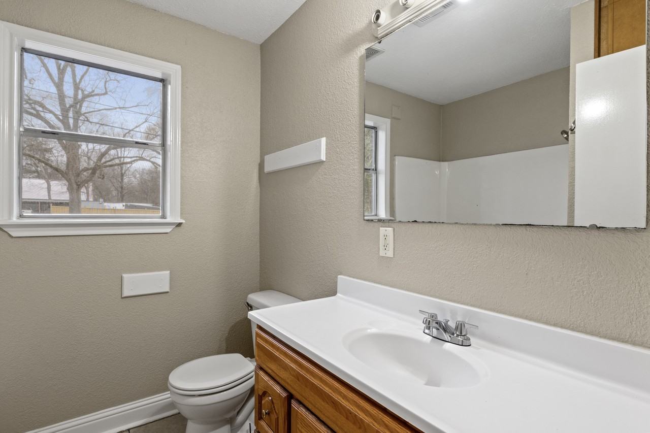 225 Moreland St #1 - Photo 6 of 10