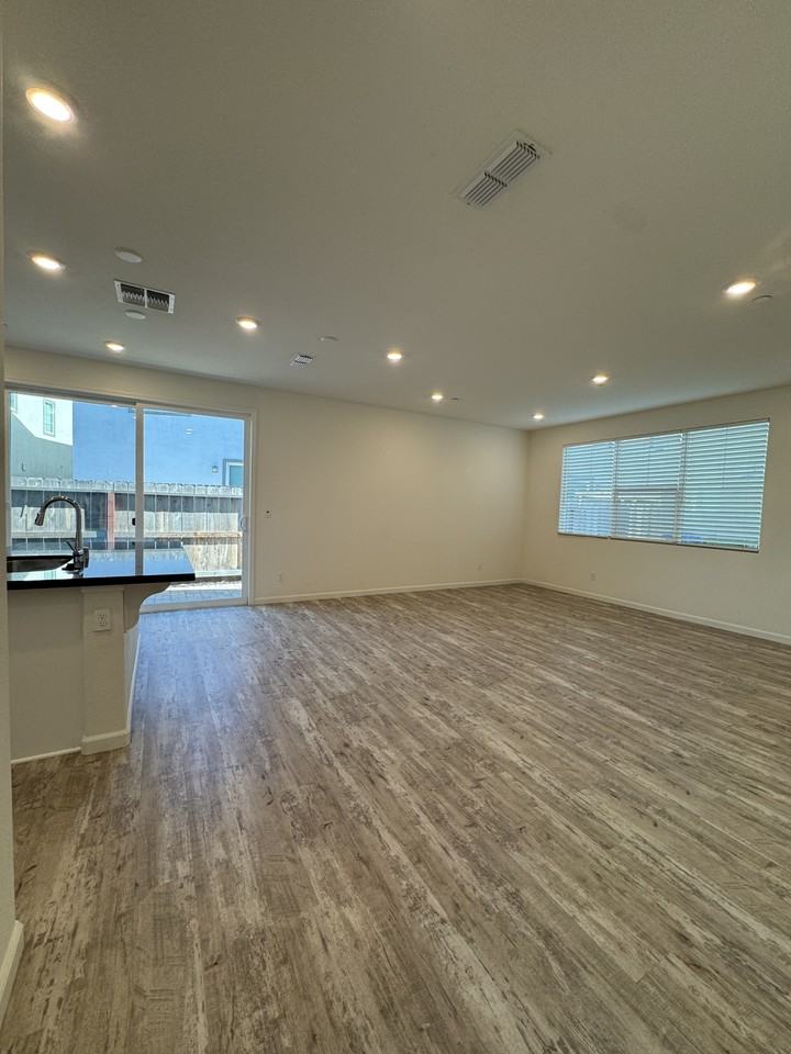 3125 Sunny Gate Ln #1 - Photo 4 of 35