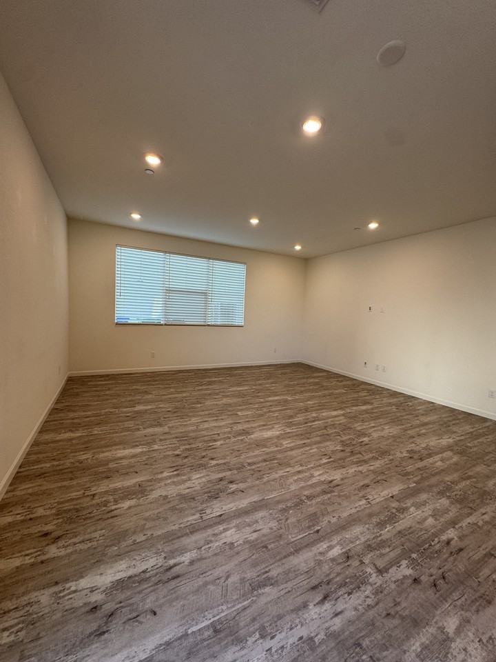 3125 Sunny Gate Ln #1 - Photo 5 of 35